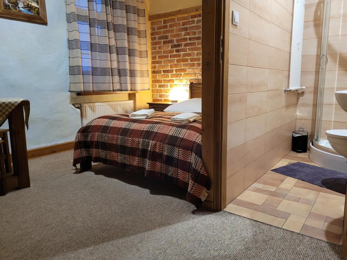스클라르스카포렘바 Gosciniec Pod Lipa B&B 외부 사진