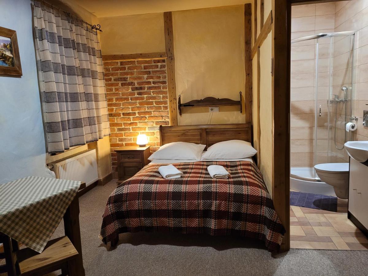 스클라르스카포렘바 Gosciniec Pod Lipa B&B 외부 사진