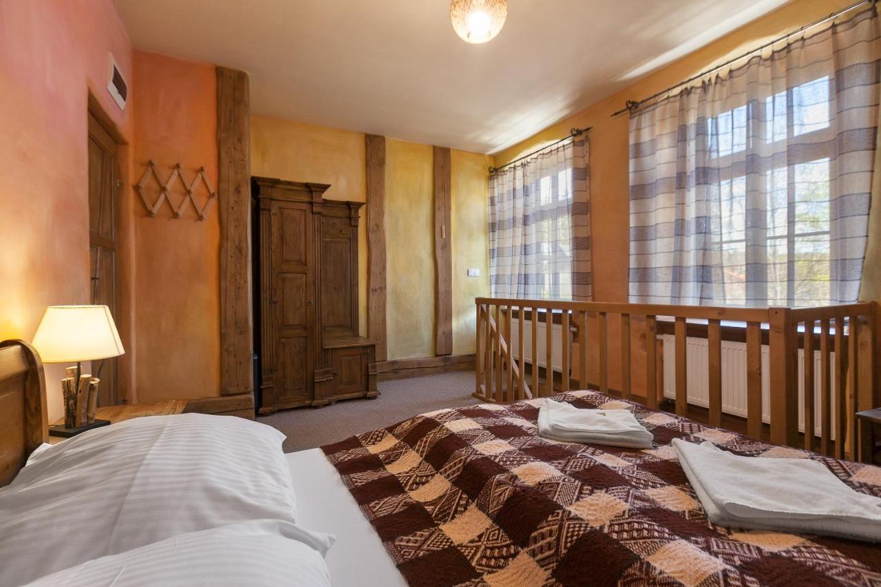 스클라르스카포렘바 Gosciniec Pod Lipa B&B 외부 사진