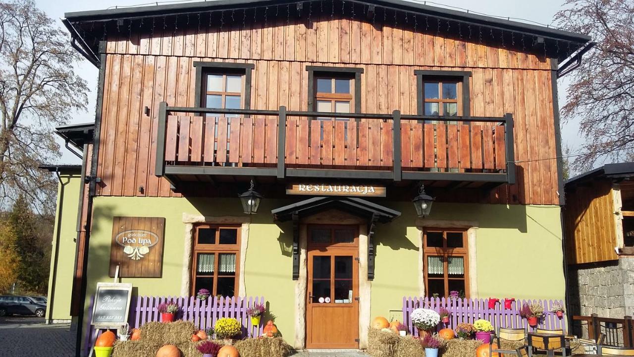 스클라르스카포렘바 Gosciniec Pod Lipa B&B 외부 사진