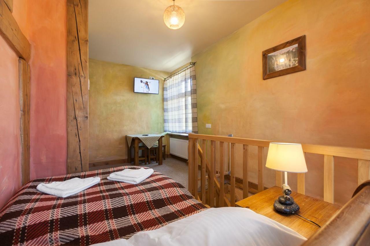 스클라르스카포렘바 Gosciniec Pod Lipa B&B 외부 사진