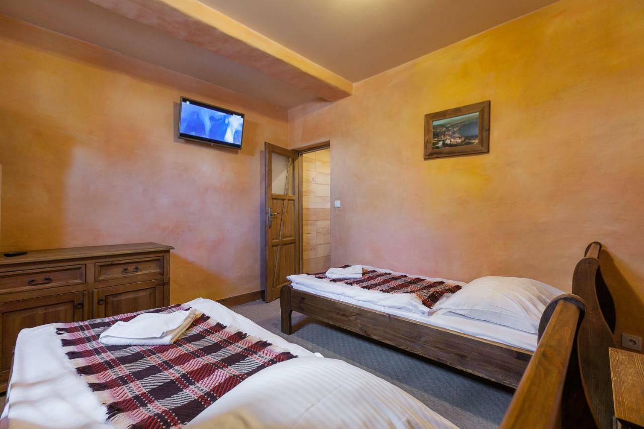 스클라르스카포렘바 Gosciniec Pod Lipa B&B 외부 사진